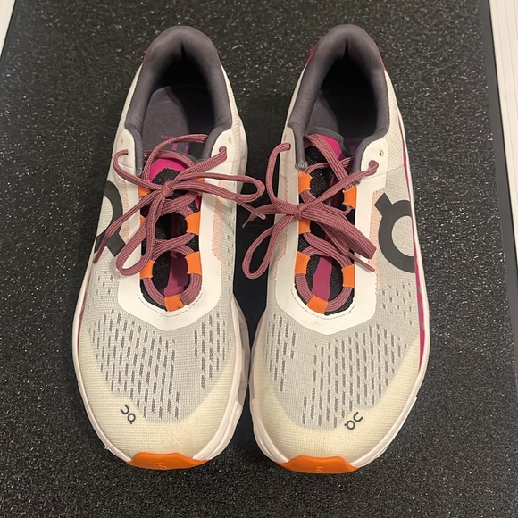 LIMITED EDITION ON RUNNING CLOUDMONSTER 'UNDYED WHITE AURORA - Picture 4 of 4